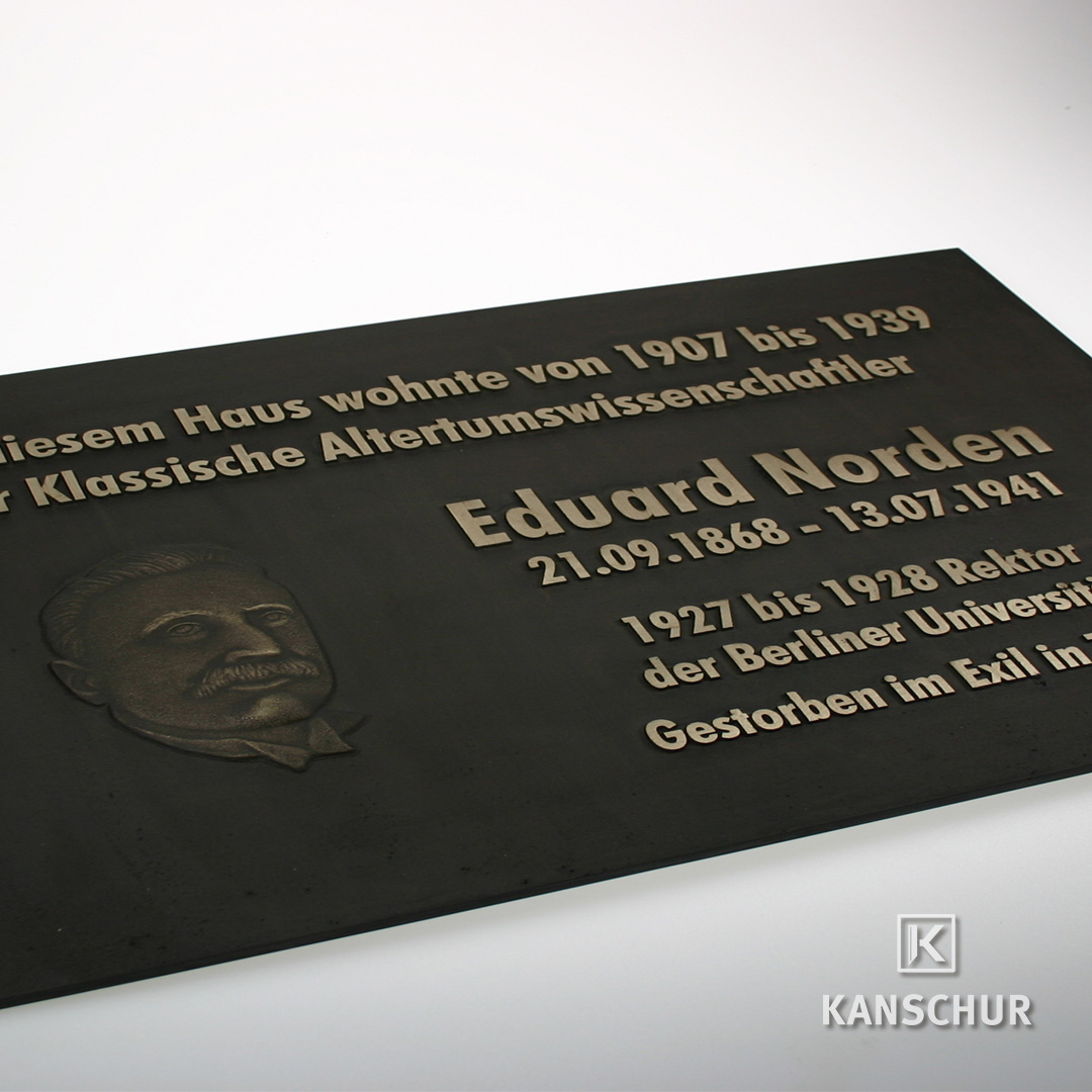 Bronzeguss Gedenktafel mit Portrait im Relief